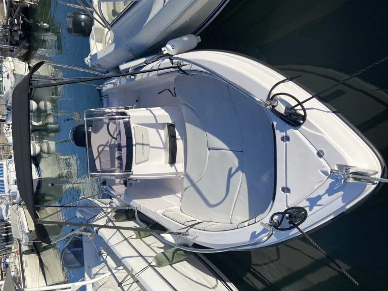 Motorówka do wynajmu w Fréjus w najlepszej cenie