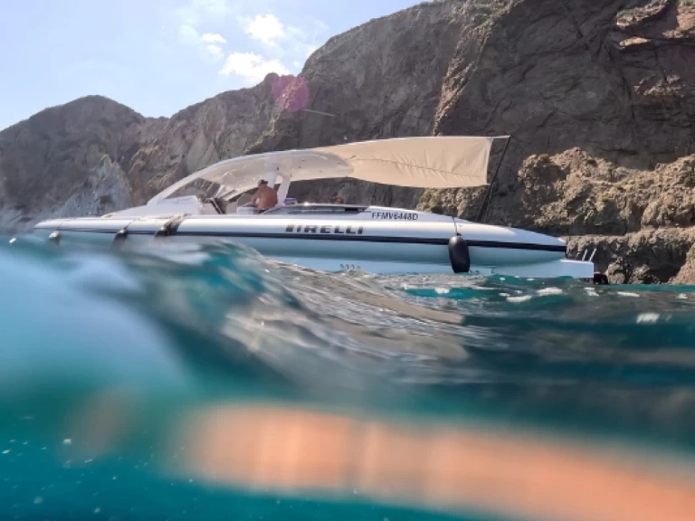 Wynajem Łódż półsztywna Pirelli z patentem 