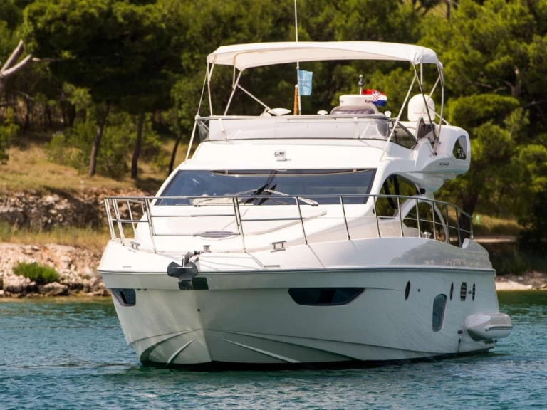 Wynajmij Azimut Azimut 47 Fly w Antibes