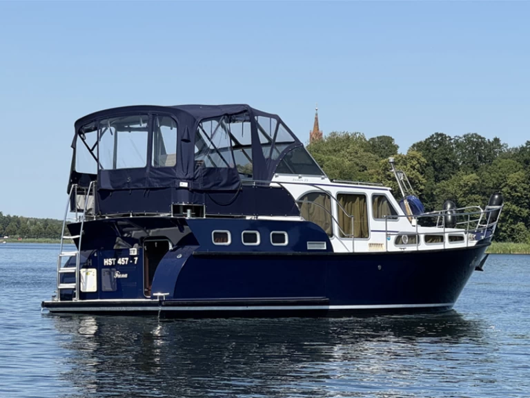 FB-Yachtcharter Pedro Skiron 35 między profesjonalistami a osobami prywatnymi w Malchow