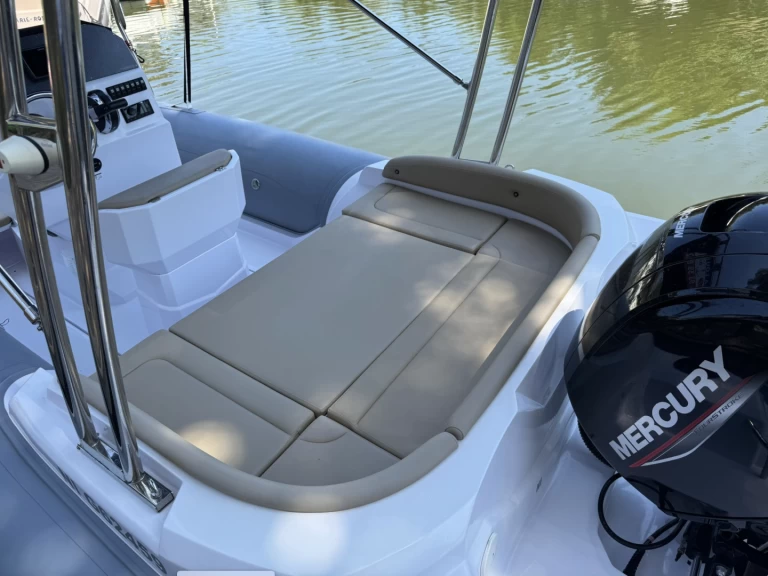 Wynajem w Mandelieu-la-Napoule- Predator 650 na SamBoat