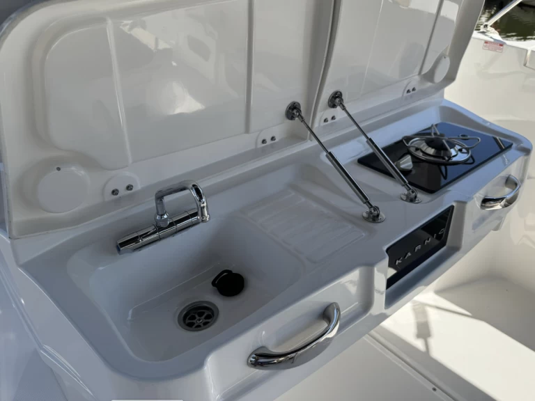 Motorówka do wynajmu w Mandelieu-la-Napoule w najlepszej cenie