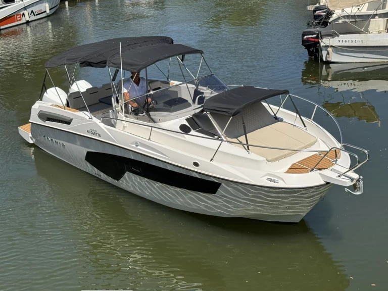 Karnic SL800 między profesjonalistami a osobami prywatnymi w Mandelieu-la-Napoule