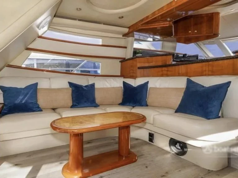 Wynajem Motorówka Neptunus z patentem 