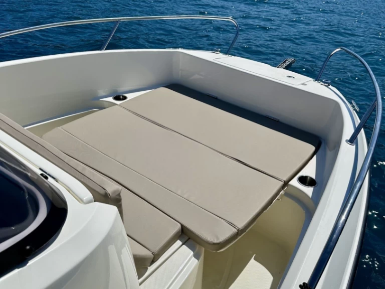 Wynajmij Motorówka z lub bez skippera Quicksilver w Marsylia