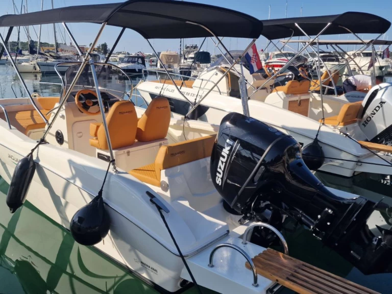 Wynajem Motorówka w Pula - Prua al vento JAGUAR 6.0G