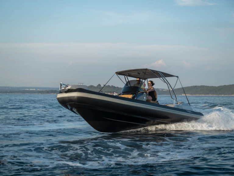 Wynajem łodzi Pula tanio THOR 8.0