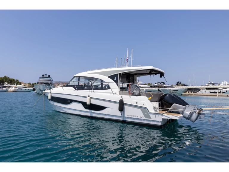Wynajem Motorówka w Rogoznica - Bénéteau Antares 11 OB