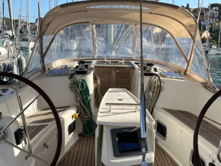 Żaglowiec do wynajmu w Hyeres w najlepszej cenie