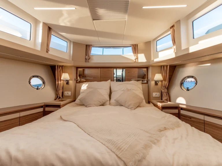 Wynajem Luksusowy jacht Greenline z patentem 