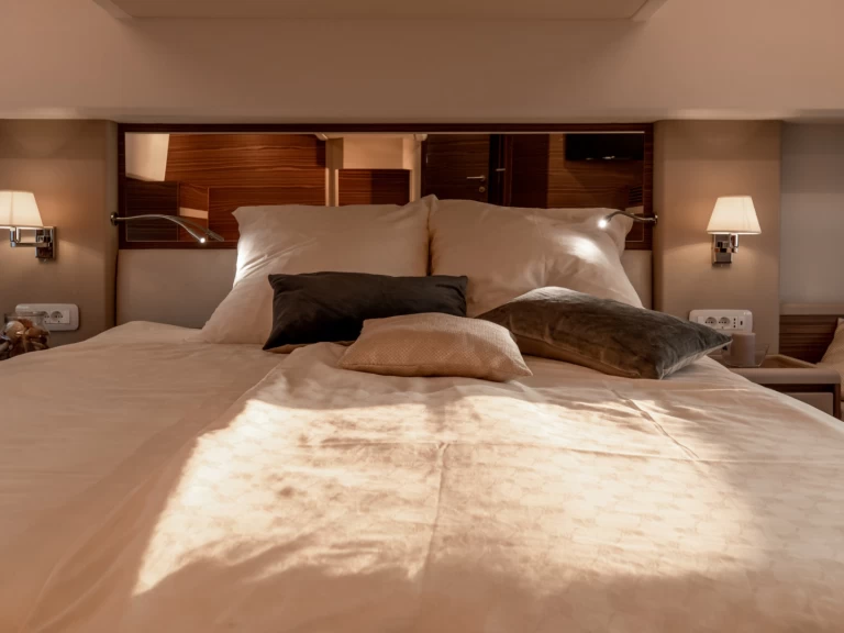 Luksusowy jacht do wynajmu w Setúbal w najlepszej cenie