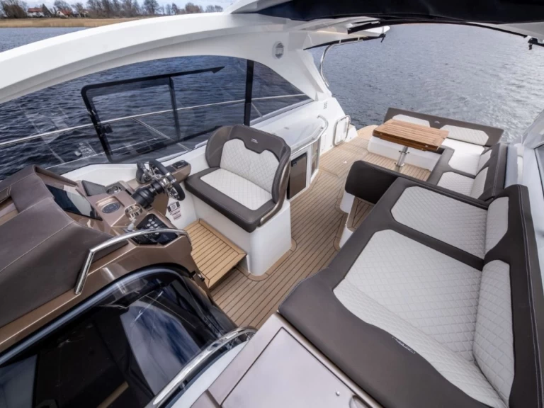 Wynajmij Galeon Galeon 405 HTL w Antibes