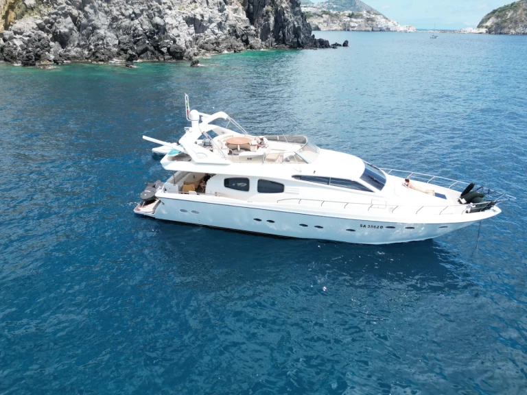 Wynajmij Rizzardi Techenma 65 Fly w Sorrento