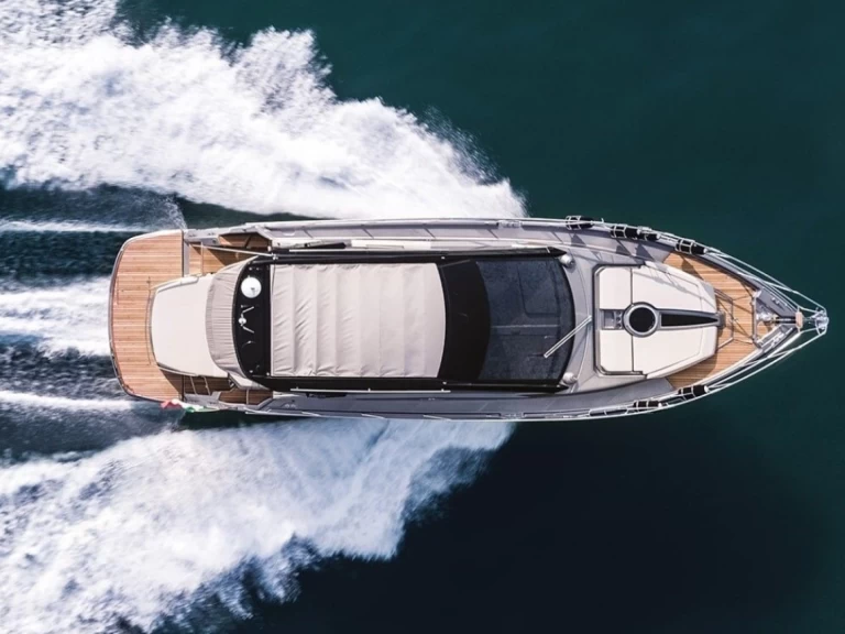 Cranchi Cranchi M44 HT między profesjonalistami a osobami prywatnymi w Beaulieu-sur-Mer