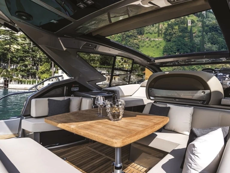 Wynajem w Beaulieu-sur-Mer- Cranchi Cranchi M44 HT na SamBoat