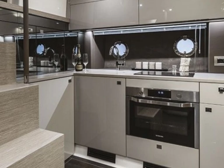 Wynajem łodzi Beaulieu-sur-Mer tanio Cranchi M44 HT