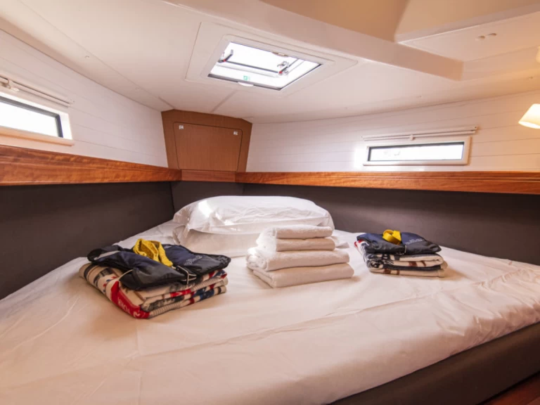 Wynajmij Żaglowiec z lub bez skippera Bavaria w San Vincenzo