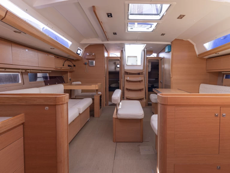 Wynajem Żaglowiec Dufour z patentem 