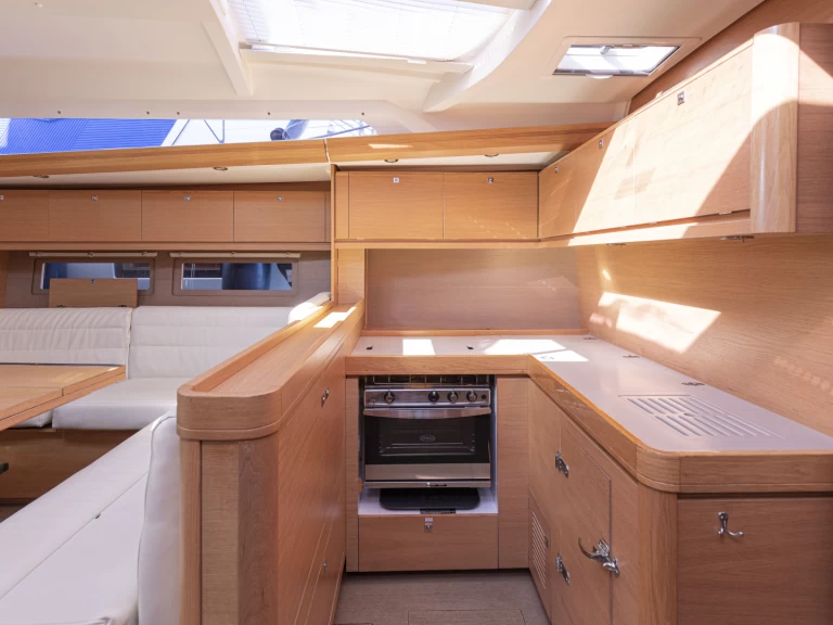 Żaglowiec do wynajmu w San Vincenzo w najlepszej cenie