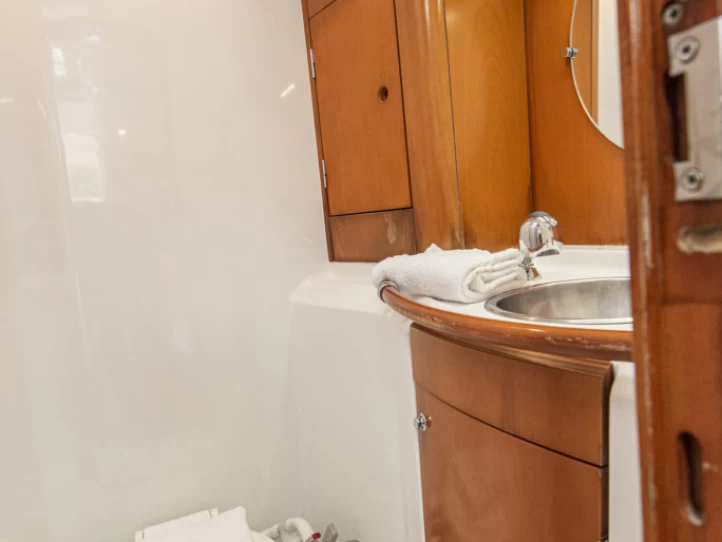 Wynajem łodzi San Vincenzo tanio First 40.7