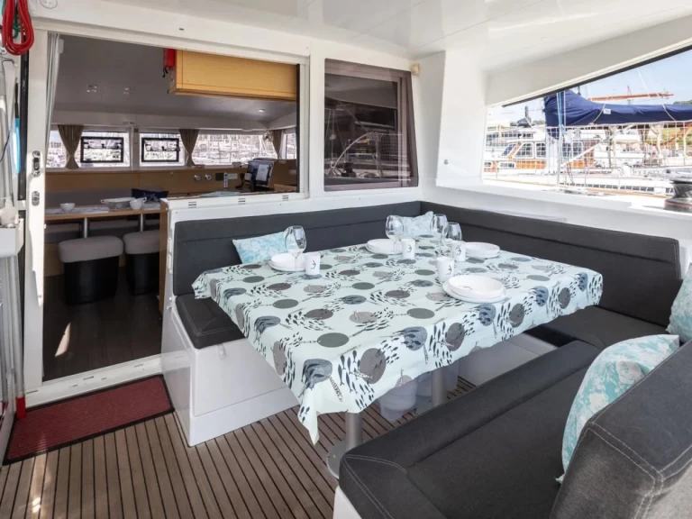 Wynajem łodzi Lagoon Lagoon 400 S2 w San Vincenzo na SamBoat 