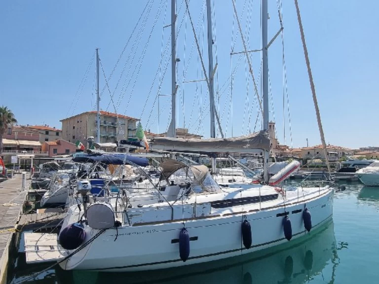 Wynajem Żaglowiec Jeanneau z patentem 