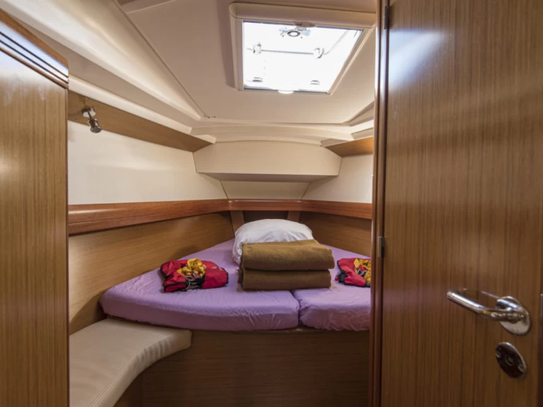 Wynajmij Żaglowiec z lub bez skippera Jeanneau w San Vincenzo