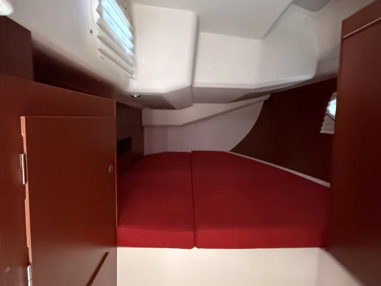 Hanse Hanse 455 między profesjonalistami a osobami prywatnymi w La Savina