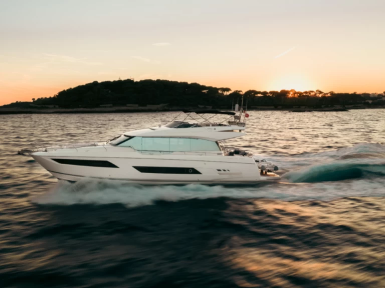 Luksusowy jacht do wynajmu w Amalfi w najlepszej cenie