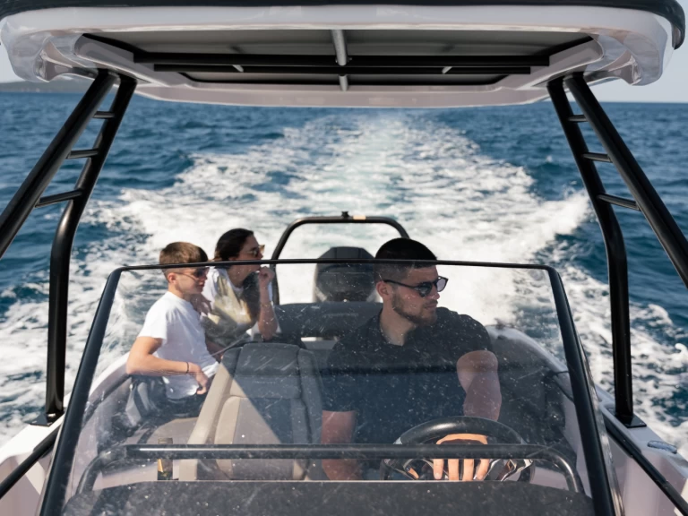 Axopar 22 T-TOP między profesjonalistami a osobami prywatnymi w Zadar