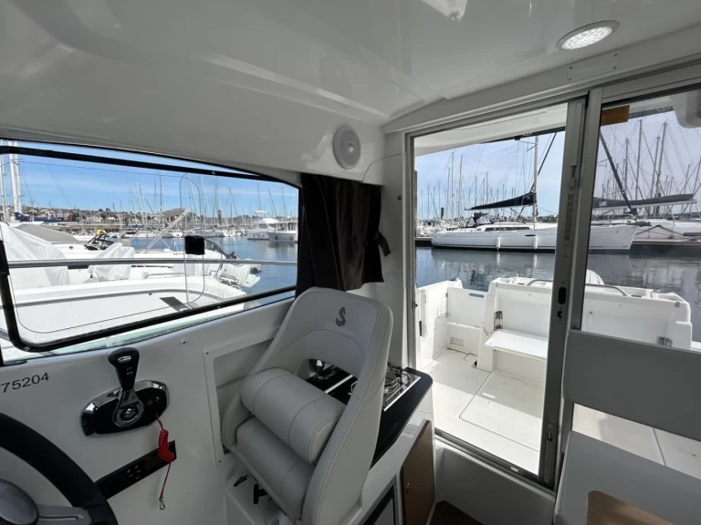 Wynajem Motorówka Bénéteau z patentem 