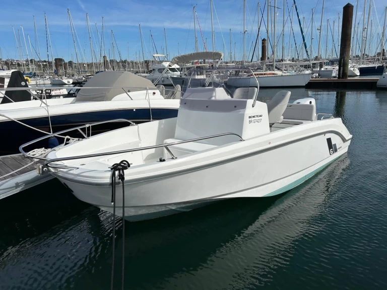 Wynajem w Port du Moulin Blanc- Bénéteau Flyer 6 SPACEdeck na SamBoat