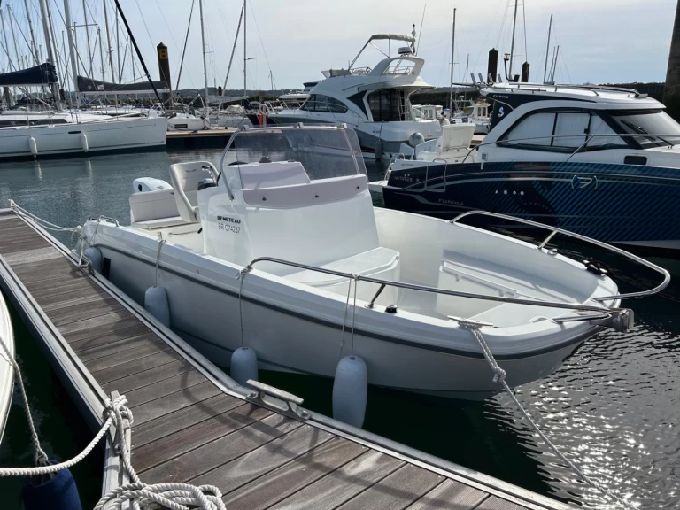 Wynajmij Bénéteau Flyer 6 SPACEdeck w Port du Moulin Blanc