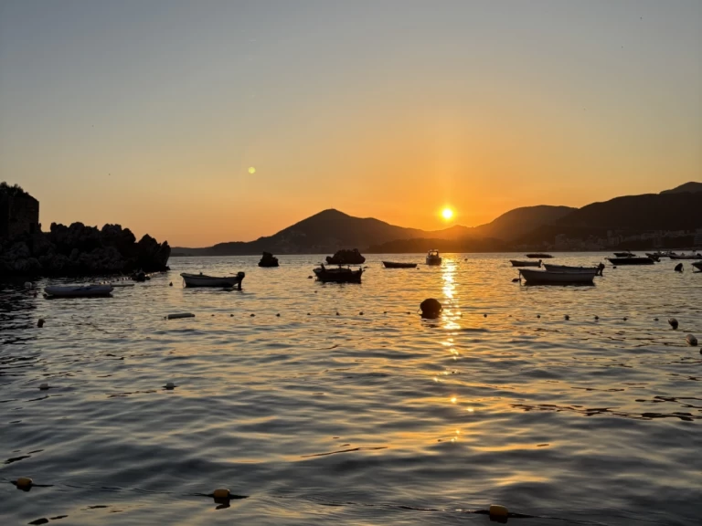 Wynajem Motorówka Elan z patentem 