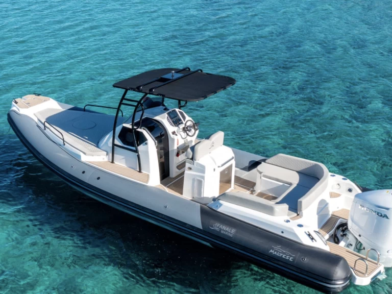 Wynajmij Łódż półsztywna z lub bez skippera Fanale marine  w Porto Pollo