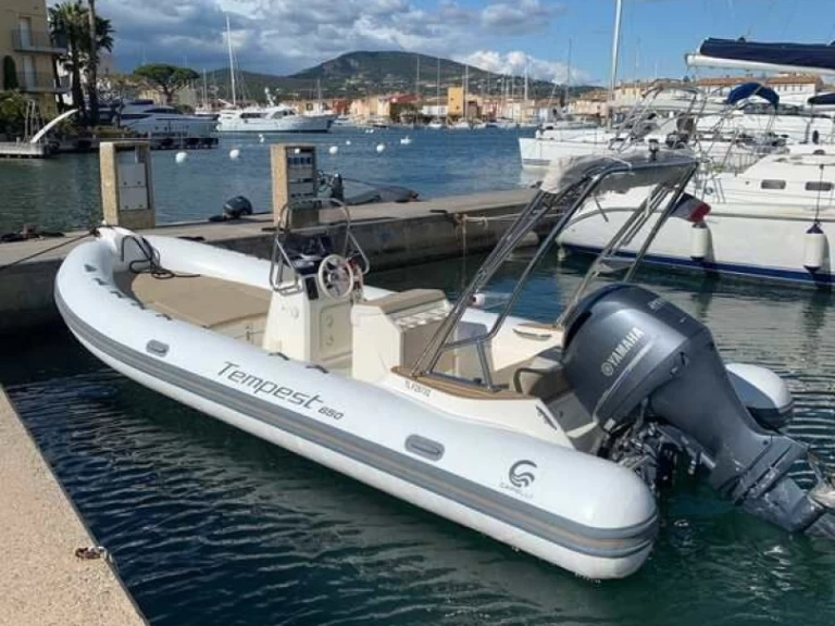 Wynajmij Capelli Tempest 650 w Port Grimaud