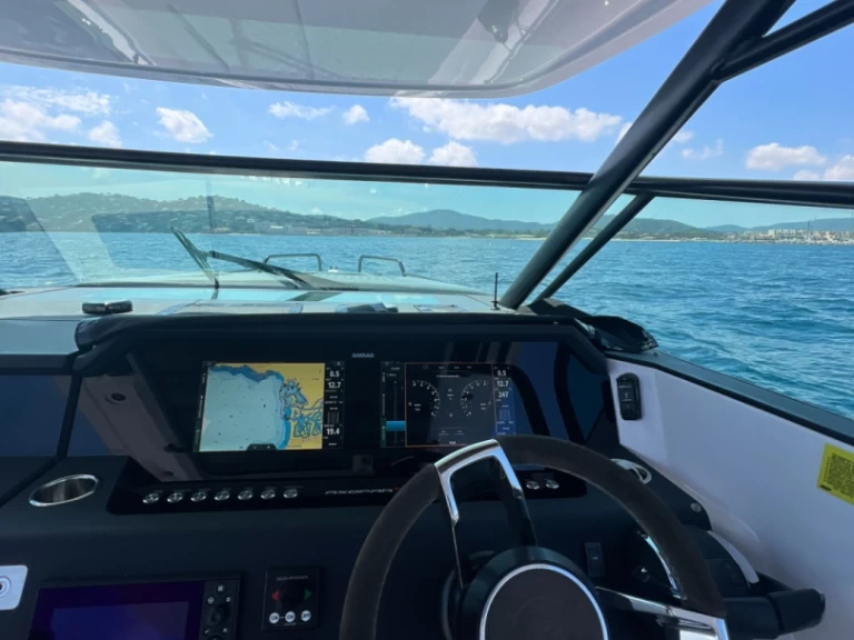 Wynajmij Axopar Axopar 37 Sun-Top w Port Grimaud