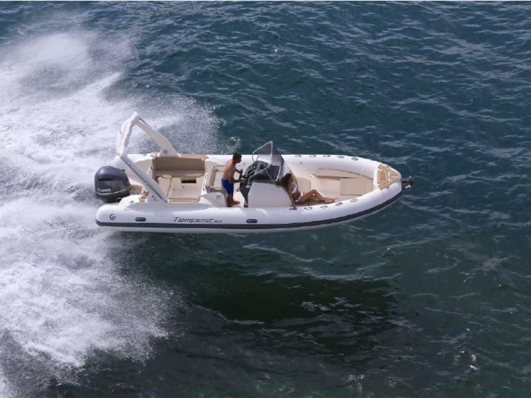 Wynajem Łódż półsztywna w Hyeres - Capelli Tempest 800 Sun