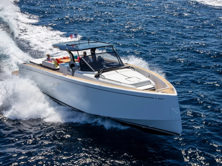 Wynajmij Pardo Yachts Pardo 50 w Bormes-les-Mimosas