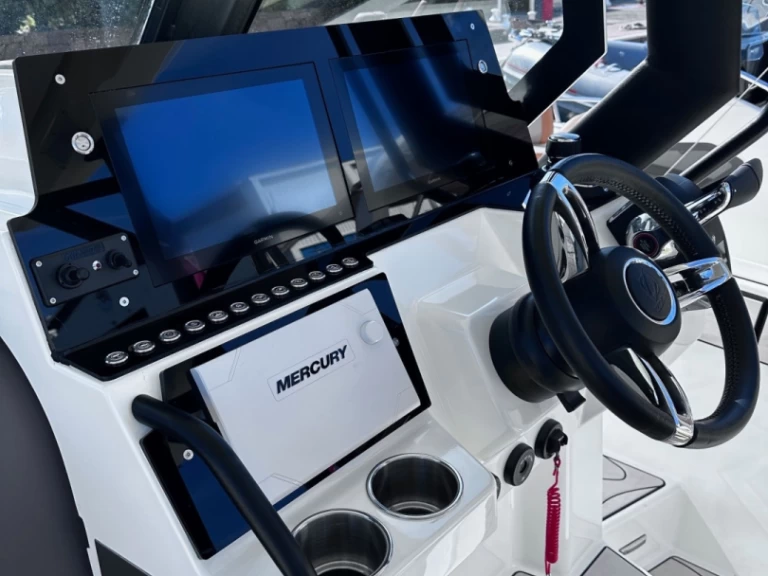 Wynajmij Łódż półsztywna z lub bez skippera Zodiac w Cogolin