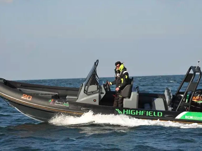 Wynajem łodzi Highfield 700 THOMAS COVILLE w Cogolin na SamBoat 