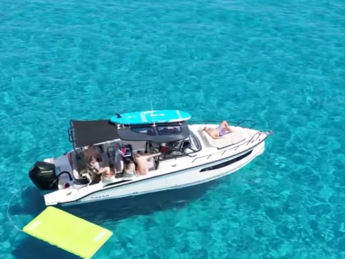 Wynajmij Motorówka z lub bez skippera Navan w Cannes