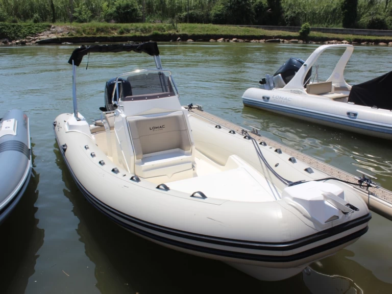 Wynajem Łódż półsztywna Lomac z patentem 