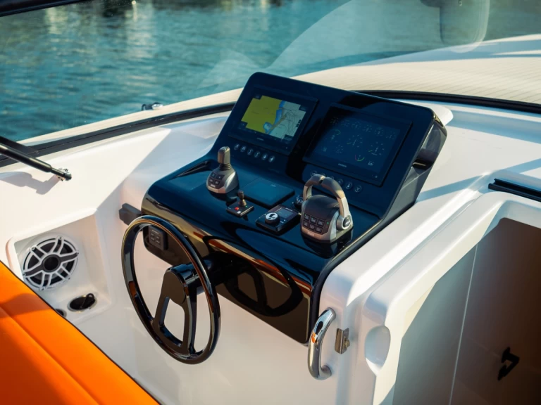 Wynajmij Motorówka z lub bez skippera VanDutch w Sainte-Maxime