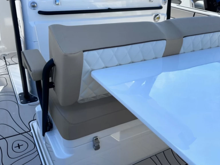 Wynajem Łódż półsztywna w Cogolin - Zodiac X10CC