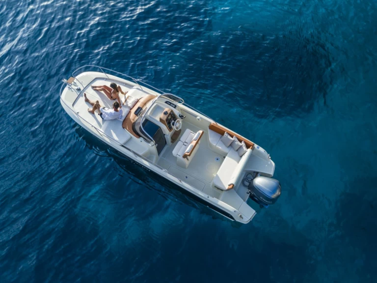 Motorówka do wynajmu w Cogolin w najlepszej cenie