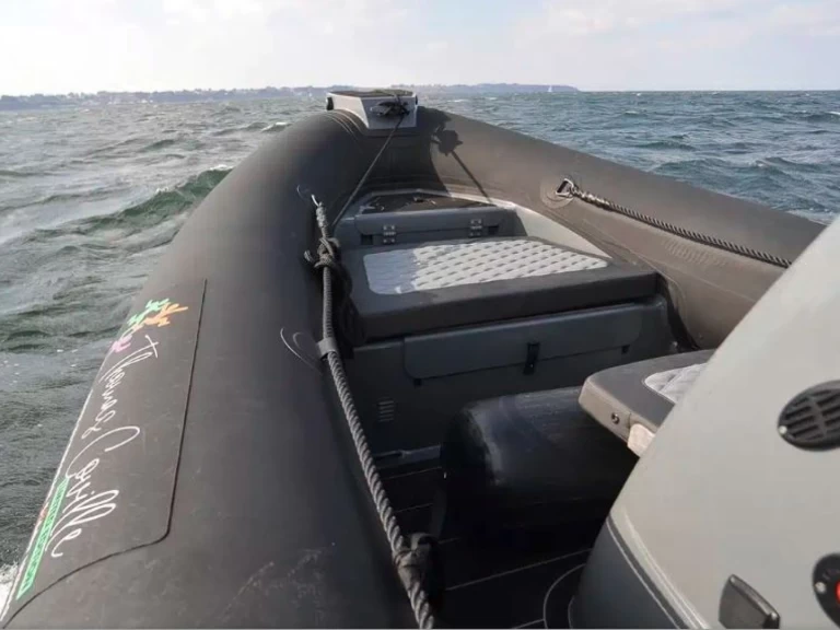 Wynajem łodzi Highfield 700 THOMAS COVILLE w Cogolin na SamBoat 