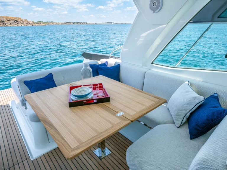 Wynajem łodzi Cogolin tanio Gran Turismo 36