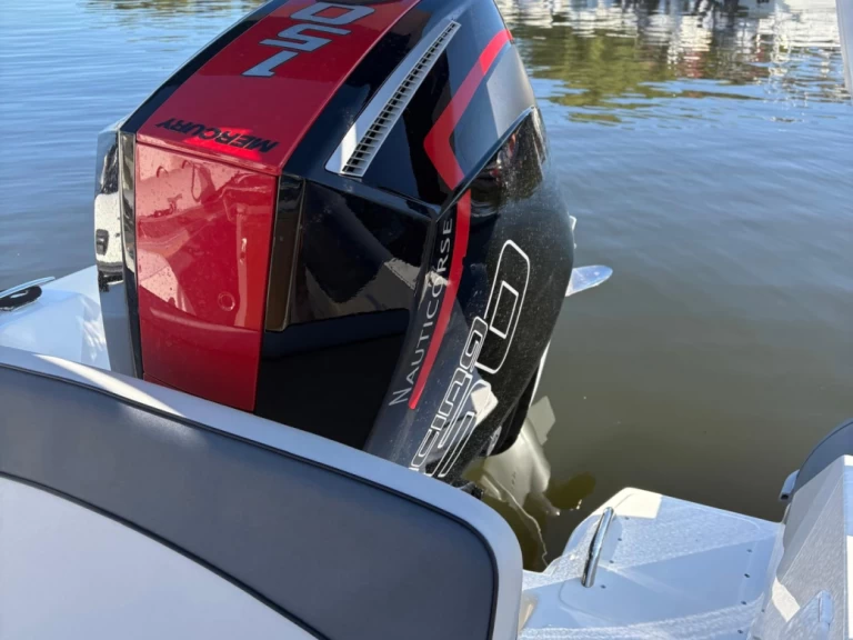 Wynajmij Łódż półsztywna z lub bez skippera Lomac w Saint-Florent