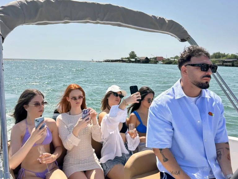 Wynajem Motorówka Idea Marine z patentem 